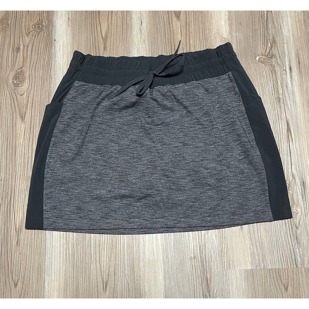 Athleta Womens Size M Gray Tennis Skort Elastic Waist Pockets Stretch Skirt